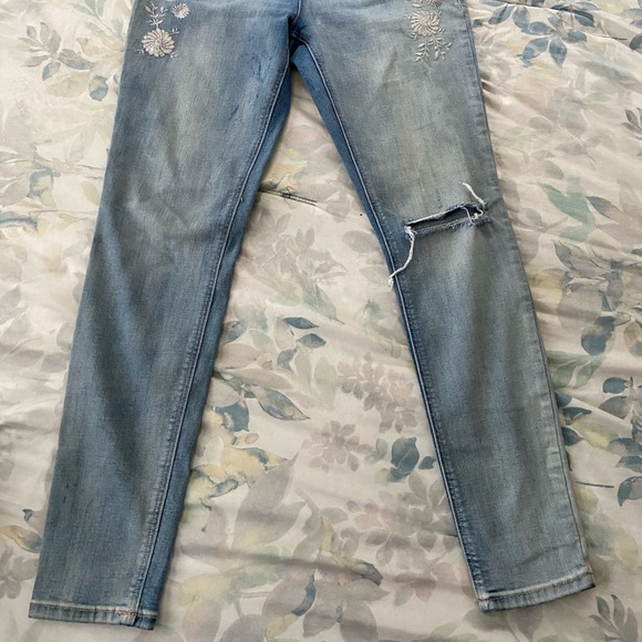Old Navy Super Skinny Rockstar Jeans - Picture 3 of 3